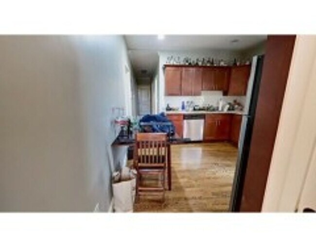 Building Photo - 39 Beech Glen St