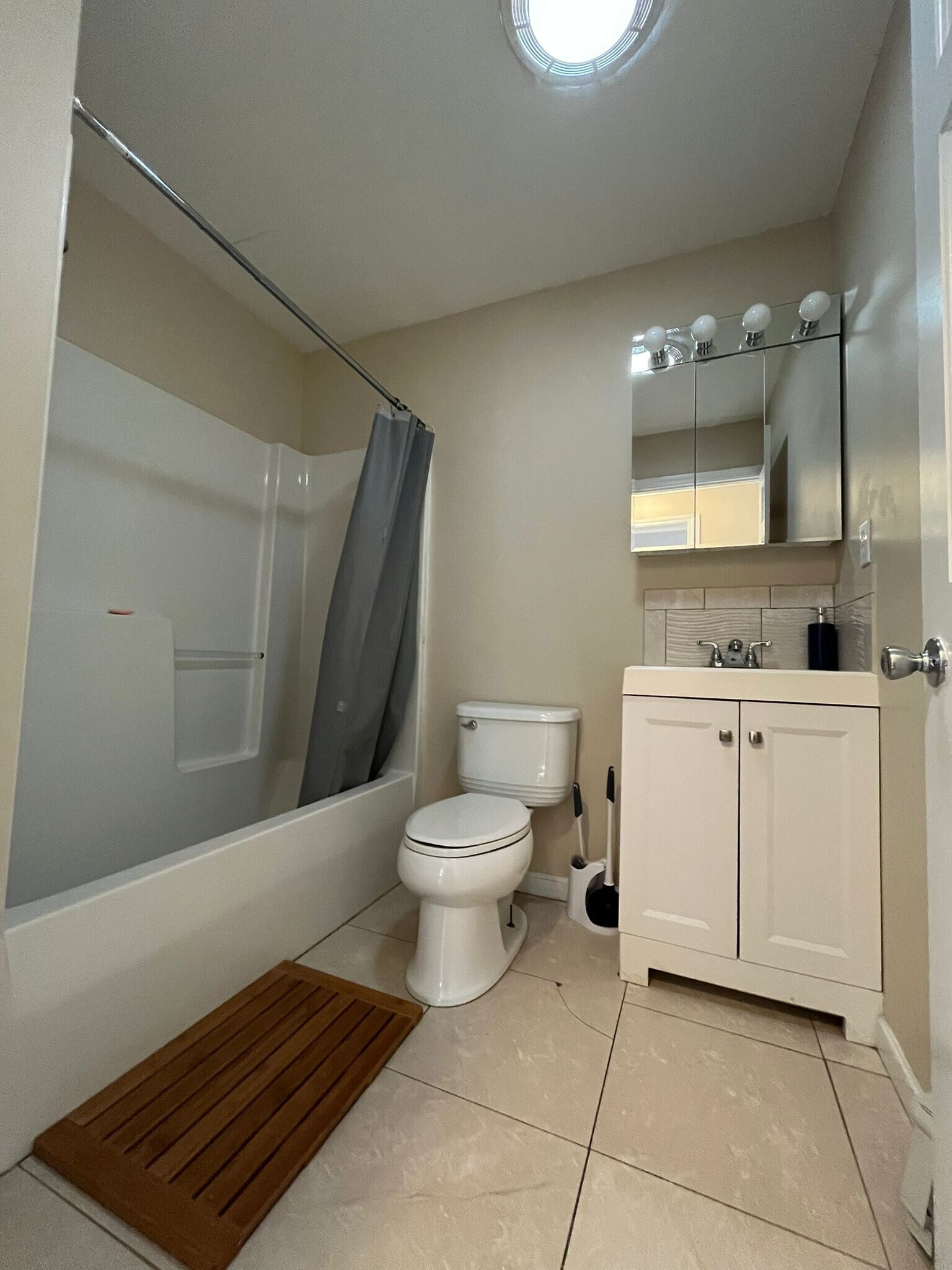 Building Photo - 35 Fairview Ave