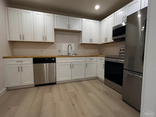 Building Photo - 510 Palisade Rd