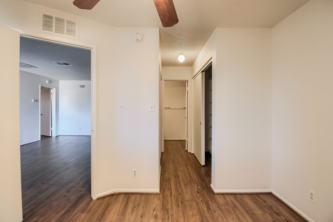 Building Photo - 2 Bedroom condo in Chandler