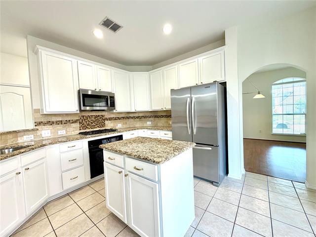 Building Photo - 516 Hawken Dr
