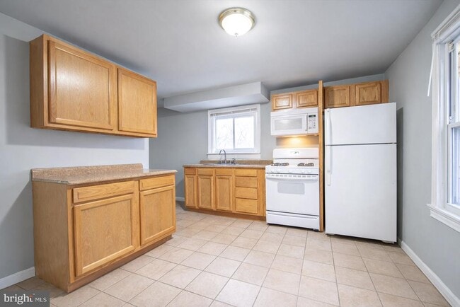 Building Photo - 211 Front St