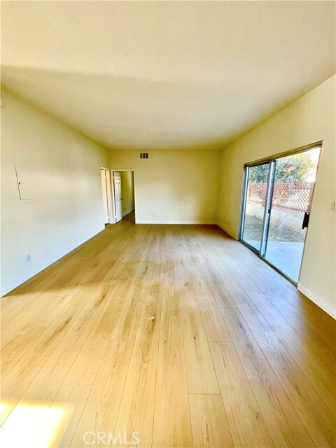 Building Photo - 5320 N Muscatel Ave