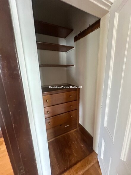 Building Photo - 72 Thurston St