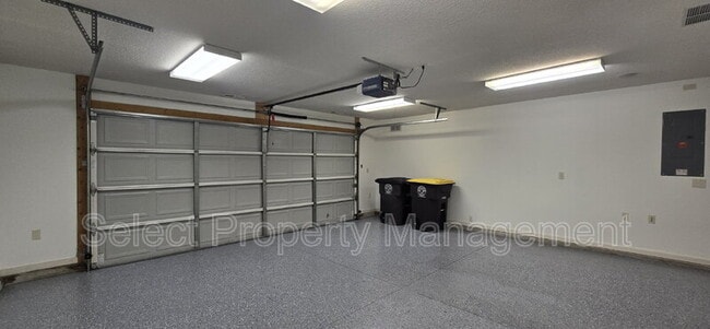 Building Photo - 9121 Brickshire Pkwy