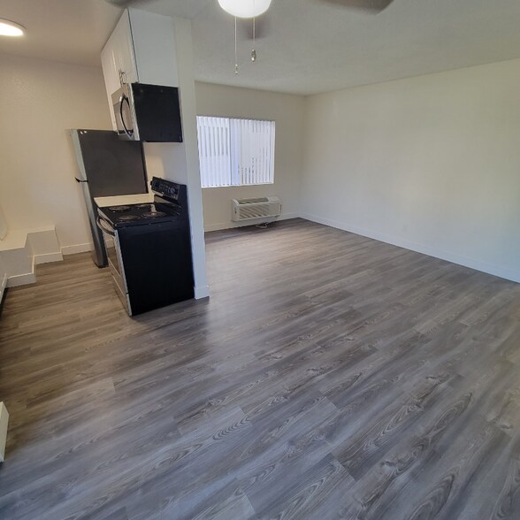 Building Photo - 4124 N Eagle Rock Blvd