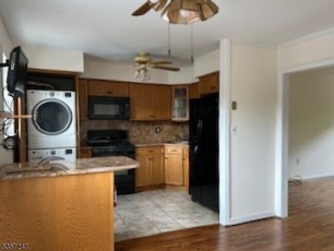Building Photo - 15A Atherton Ct