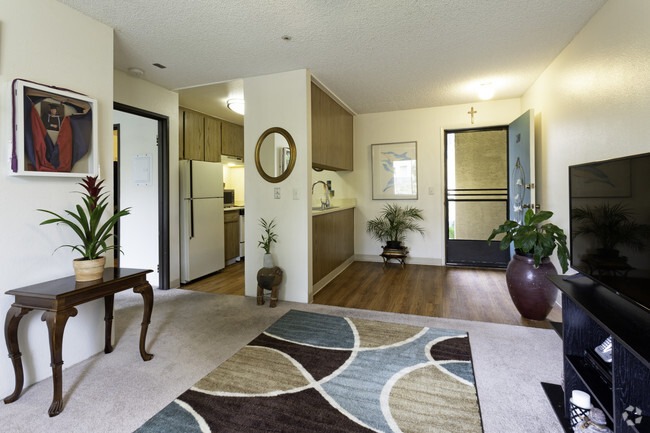 1BR, 1BA - 515 SF - Ocean Breeze Senior Village