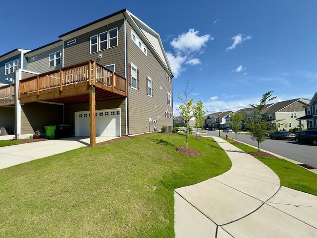 Building Photo - 2550 Frg Vlg Wy