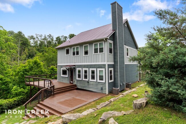 Building Photo - Beautiful Contemporary Home North of Downt...
