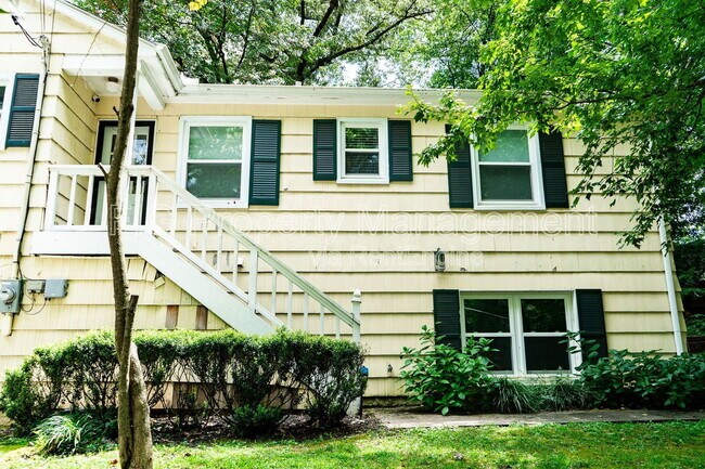 Building Photo - 3622 Hillvale Cir