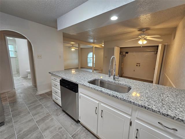 Building Photo - 720 Billie Ruth Ln
