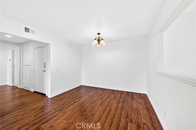 Building Photo - 25261 Tanoak Ln