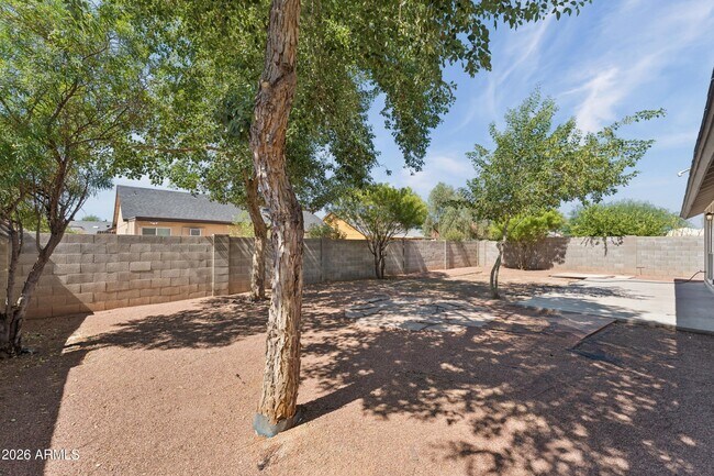 Building Photo - 7214 W Sierra Vista Dr
