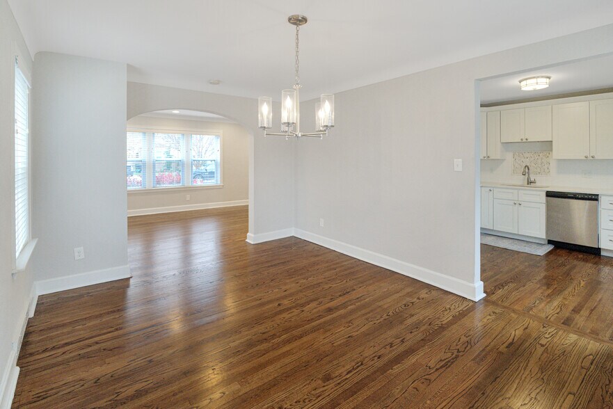 Building Photo - 8729 Bridgeport Ave