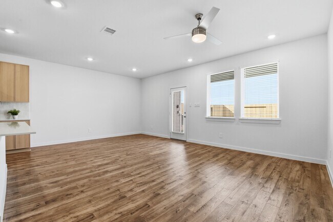 Building Photo - 3534 Blue Mockingbird St