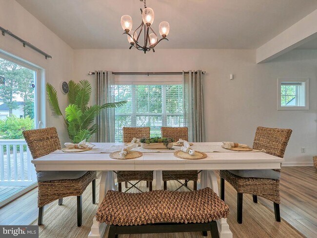 Building Photo - 36628 Dew Way