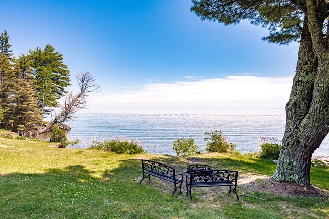 Building Photo - 278 Scenic Dr FURNISHED 4 BR On Lk