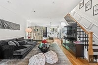 Building Photo - Gorgeous Townhome in Bed Stuy!