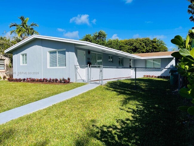 Building Photo - 1515 NE 110th St