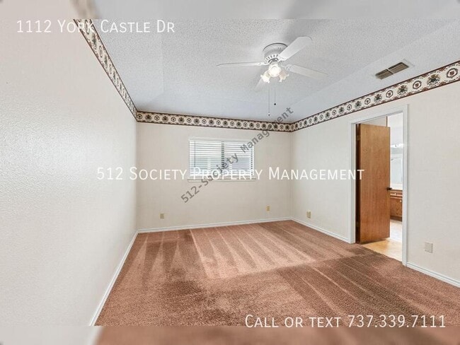 Building Photo - 1112 York Castle Dr