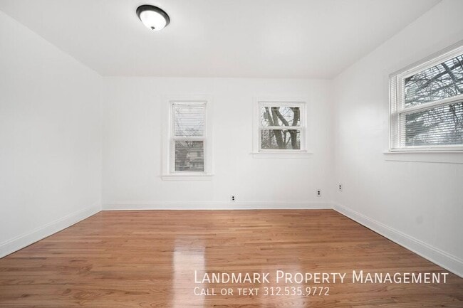 Building Photo - 806 S Taylor Ave