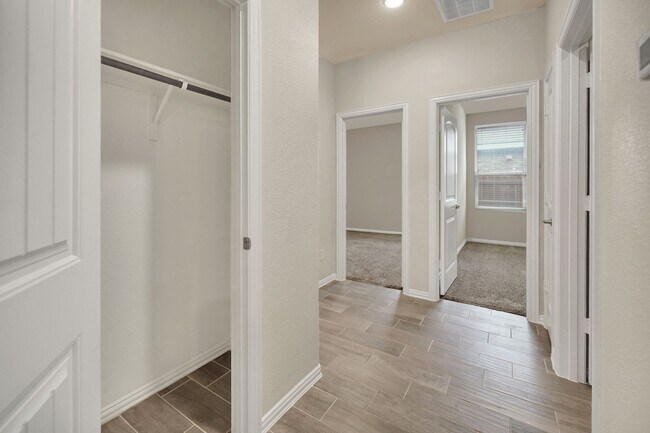 Building Photo - 6711 Hall of Fame Blvd