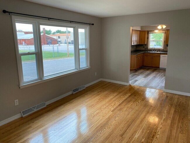 Building Photo - 607 Pine Street, Unit 607