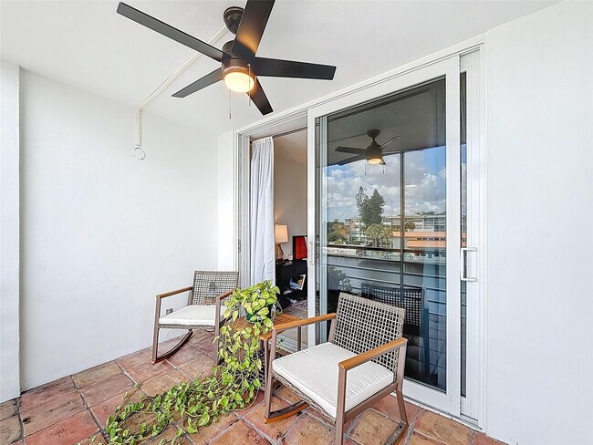 Building Photo - 2741 Taft St