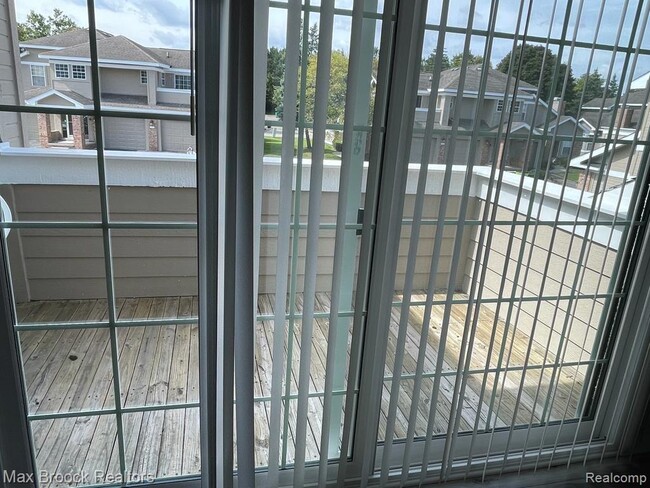 Building Photo - 6635 Bellows Ct