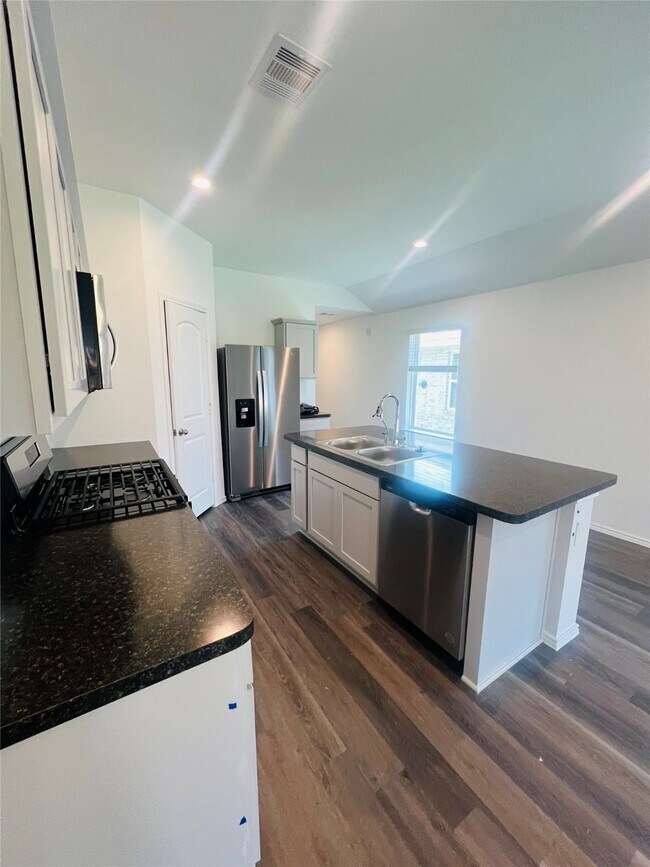 Building Photo - 5211 Mossdale Blf Ln