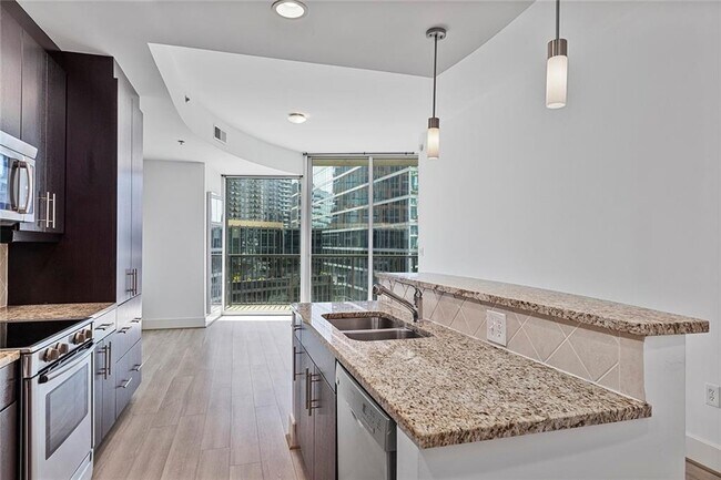 Building Photo - 1080 Peachtree St NE