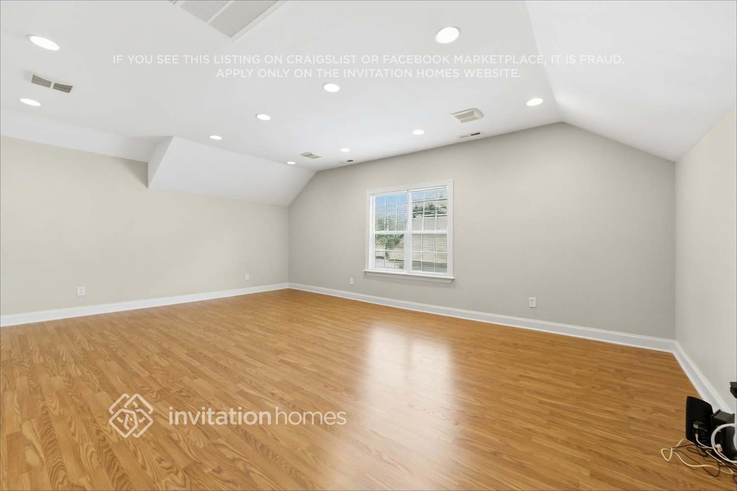 Building Photo - 8627 Ridgeline Ln