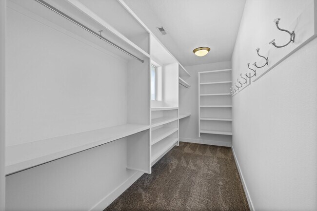 Building Photo - Luxury Living in Harris Ranch | 3 Bed + Office | 3 Bath | 2,713 Sq Ft