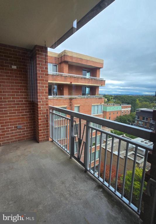 Building Photo - 1020 N Highland St