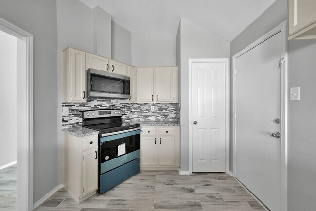 Building Photo - 2306 Piddler Dr