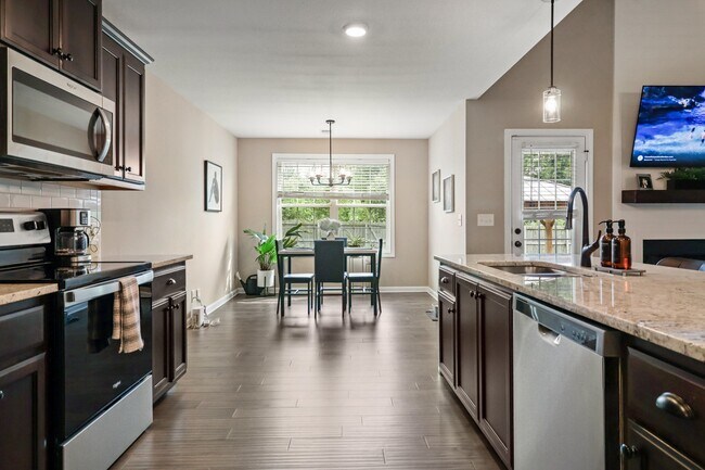 Building Photo - 1278 Magnum Dr