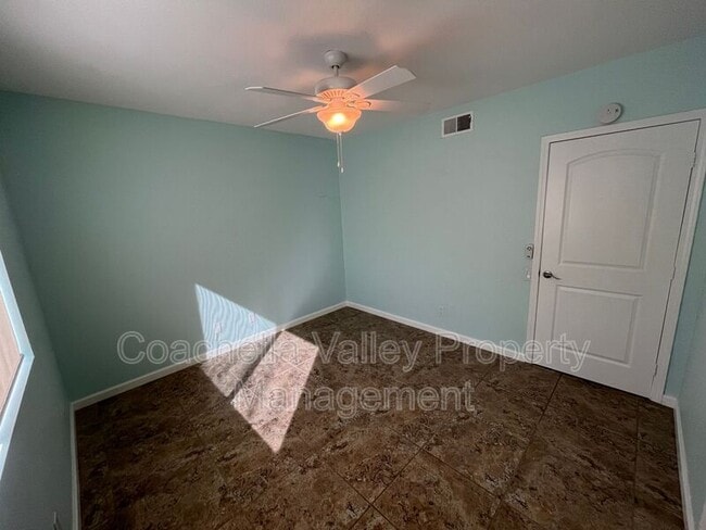 Building Photo - 71425 Halgar Rd