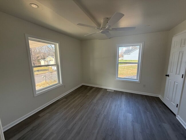 Building Photo - For Rent Mocksville