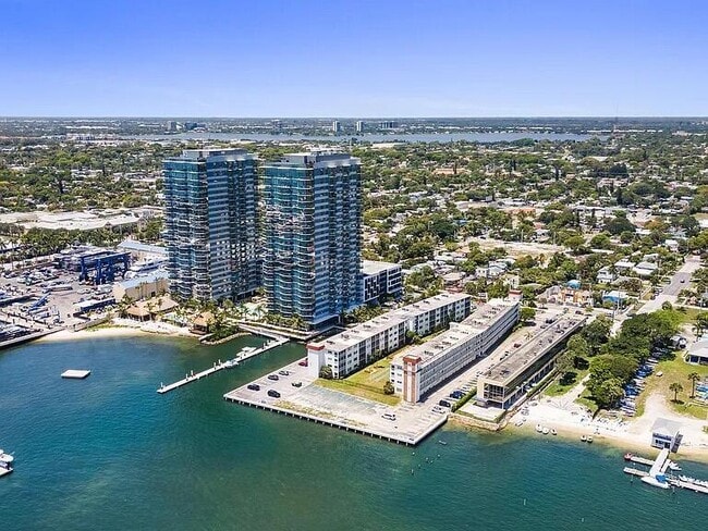 Building Photo - 4500 N Flagler Dr