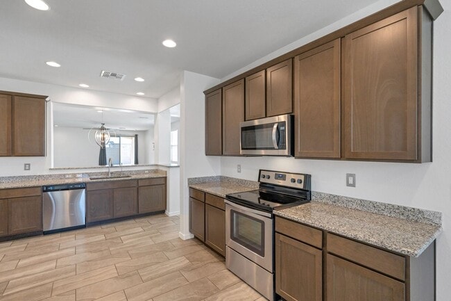 Building Photo - Immaculate & Move-In Ready – Upscale 3BR/2...