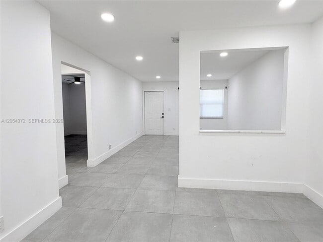 Building Photo - 1470 NW 22nd Ct