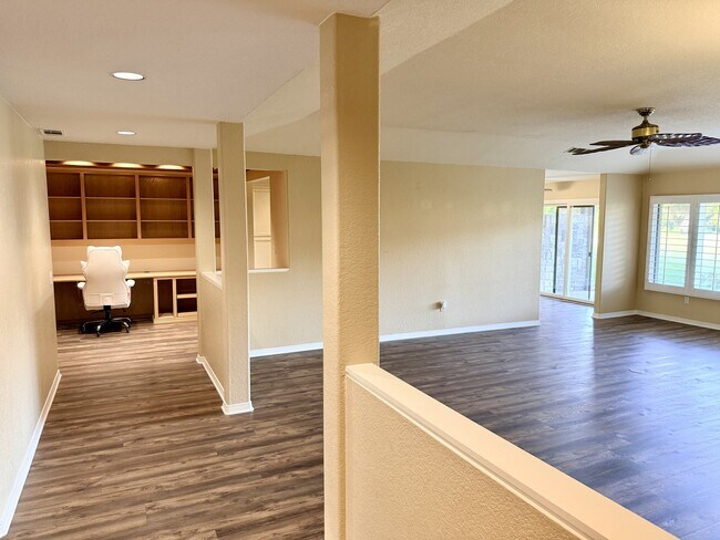 Building Photo - 38441 Oaktree Loop