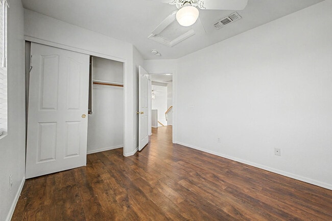 Building Photo - 1295 S Honeysuckle Ln