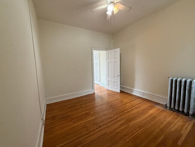 Building Photo - Newly Renovated Apartment in Brewerytown