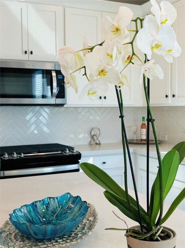 Primary Photo - 19819 Palomino Pr Trl