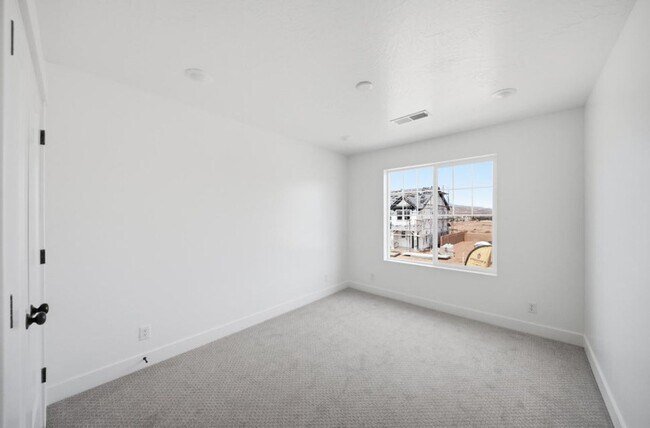 Building Photo - 946 Malibu Dr