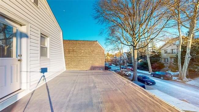 Building Photo - 157-41 9th Ave