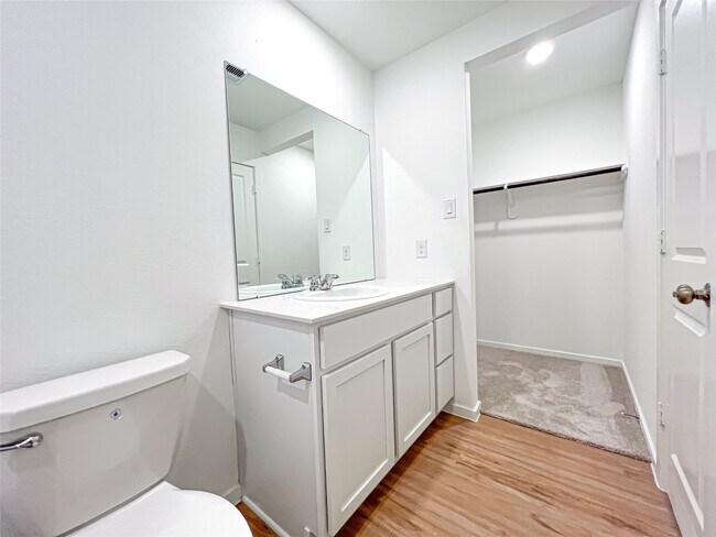 Building Photo - 21479 Carosella Dr