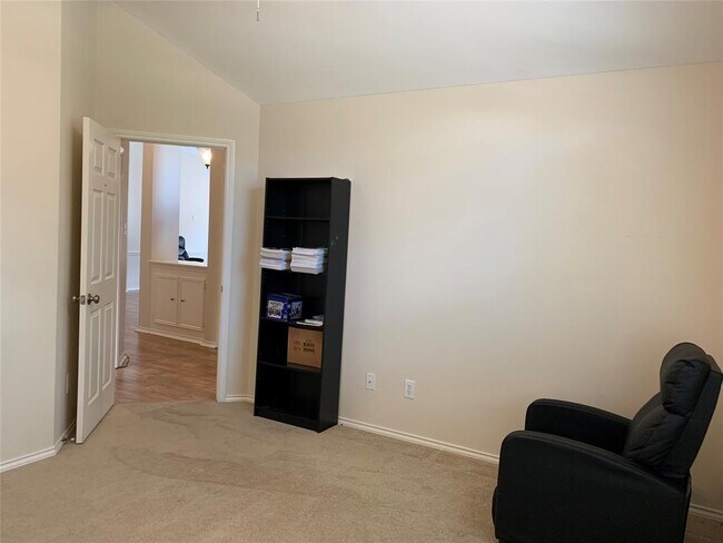Building Photo - 3023 Aspen Ln